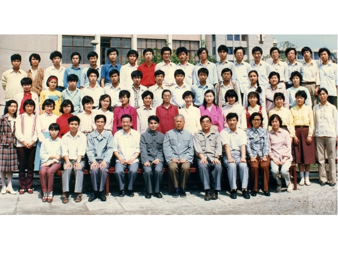 1983级_城建学院给水排水专业毕业照