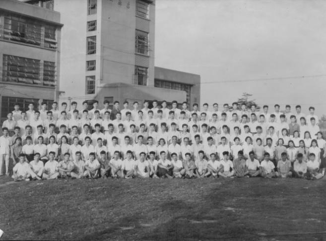 1961届本科_给水排水专业毕业生合影